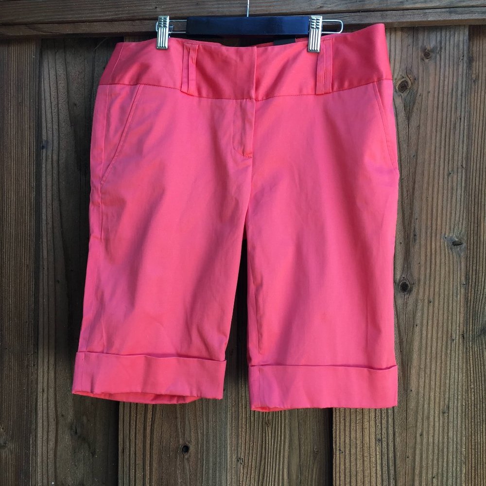 Amanda + Chelsea contemporary fit Bermuda short